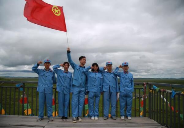 重(zhong)溫紅(hong)色文(wén)化，弘揚革命精(jīng)神_上海紅(hong)色團(tuán)建(jian)